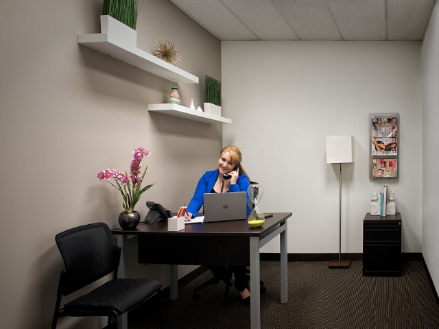 221 N Kansas St in El Paso