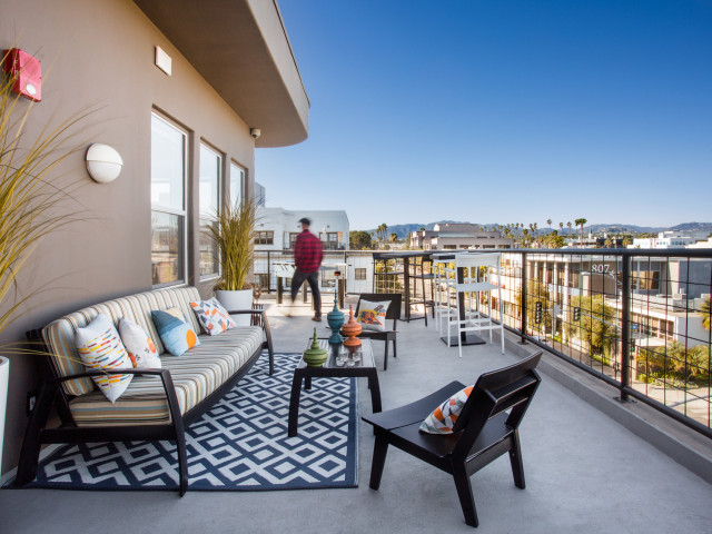 730 Arizona Ave in Santa Monica