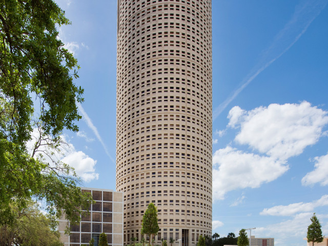 400 N Ashley Dr in Tampa