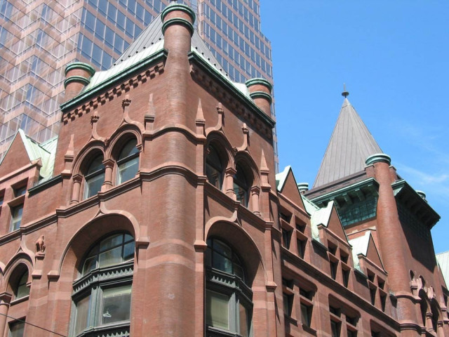 20 Richmond St E in Toronto