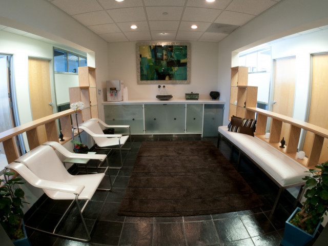 260 Newport Center Dr in Newport Beach