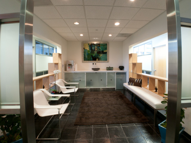 260 Newport Center Dr in Newport Beach