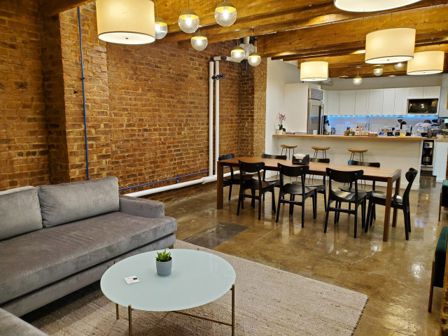 251 W 30th St in New York