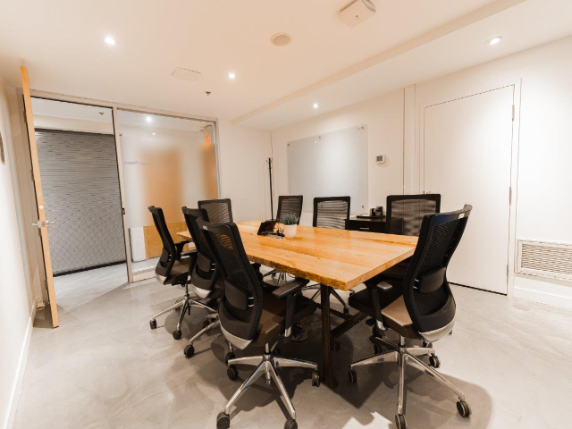 140 Yonge St in Toronto