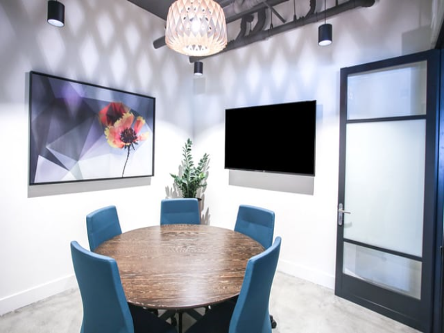 6262 Glade Avenue in Woodland Hills