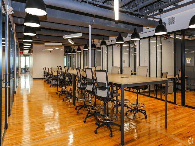 100 E Pine St in Orlando