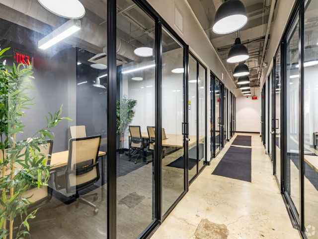 100 E Pine St in Orlando