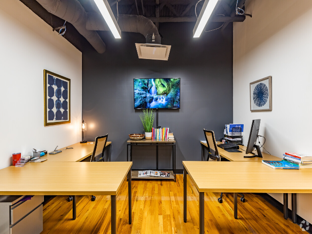 100 E Pine St in Orlando