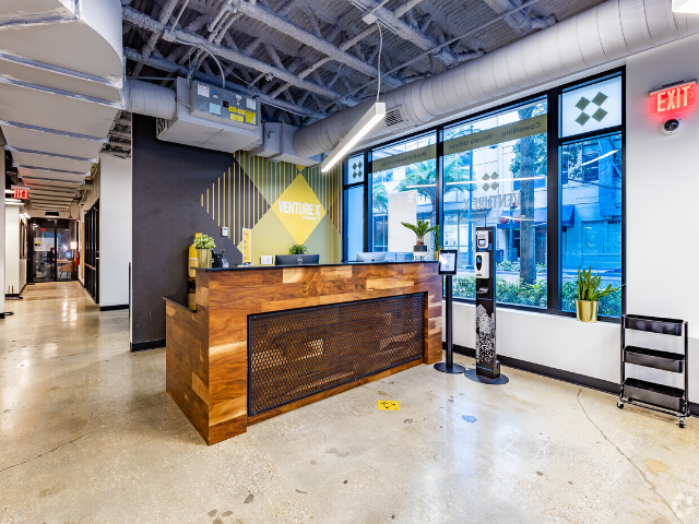 100 E Pine St in Orlando