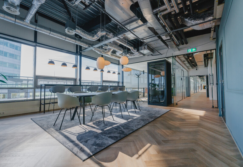 Bos en Lommerplein in Amsterdam