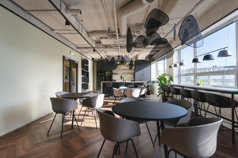 Bos en Lommerplein in Amsterdam