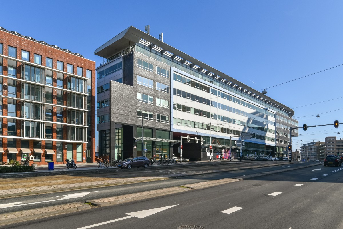 Bos en Lommerplein in Amsterdam