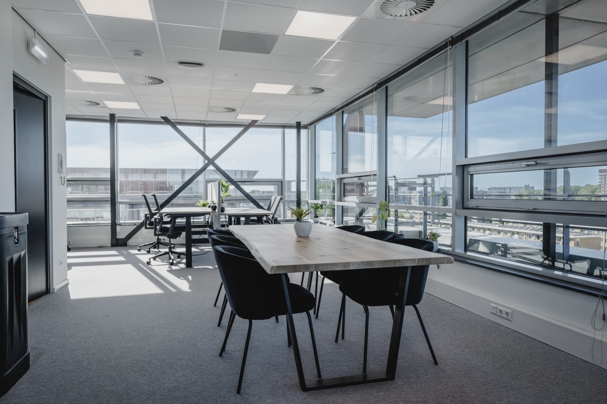 Bos en Lommerplein in Amsterdam