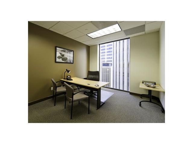 1800 Century Park E in Los Angeles