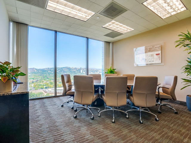 1800 Century Park E in Los Angeles