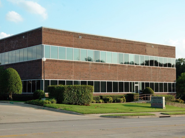 1701 W Northwest Hwy in Grapevine