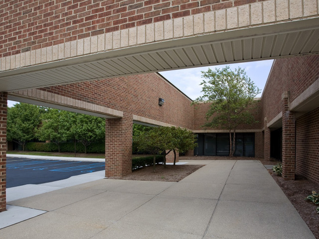 39111 West Six Mile Road in Livonia