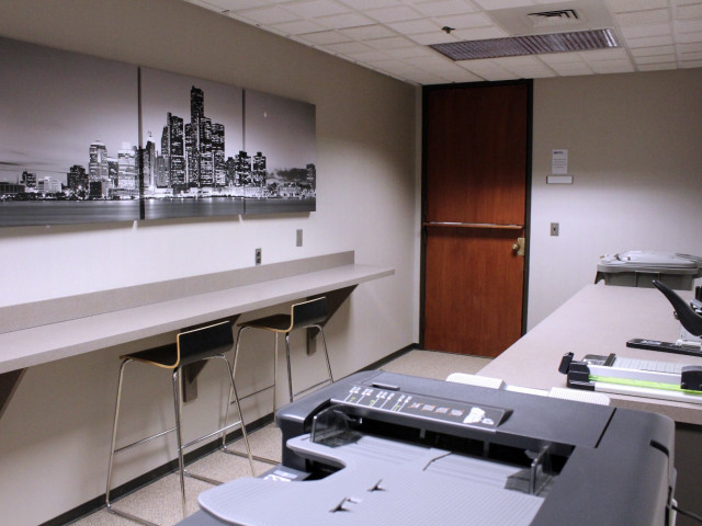 39111 West Six Mile Road in Livonia