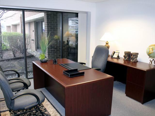 39111 West Six Mile Road in Livonia