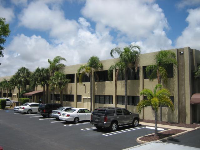 200 Knuth Rd in Boynton Beach