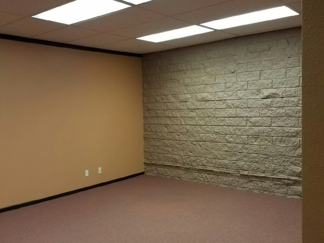 18344 Oxnard St in Tarzana