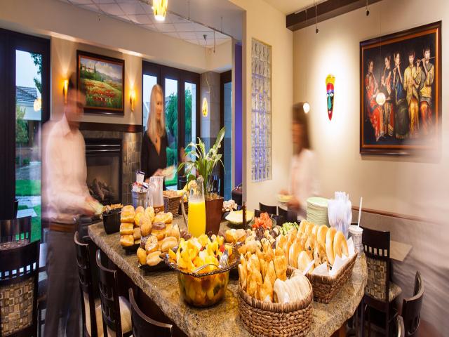 101 Parkshore Dr in Folsom