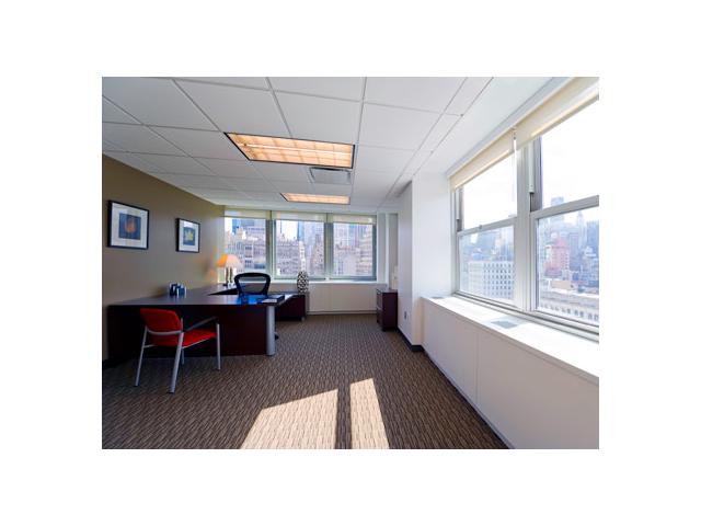 112 W 34th St in New York