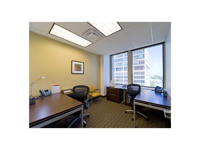 7733 Forsyth Blvd in Clayton