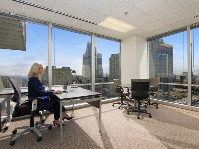 7111 Syntex Dr in Mississauga