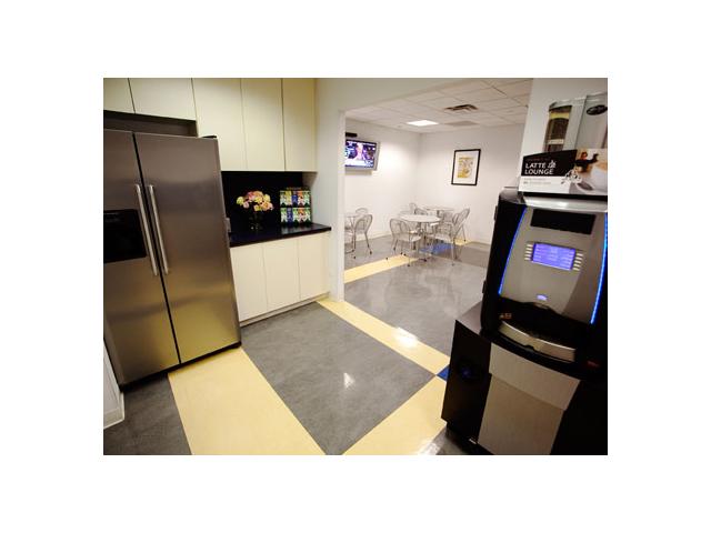 1325 6th Avenue in New York