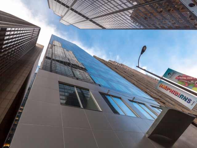 318 W Adams St in Chicago