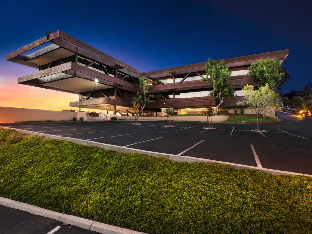 445 Marine View Ave in Del Mar