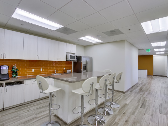 445 Marine View Ave in Del Mar