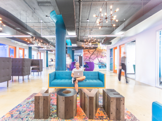 25 N Market St in Jacksonville