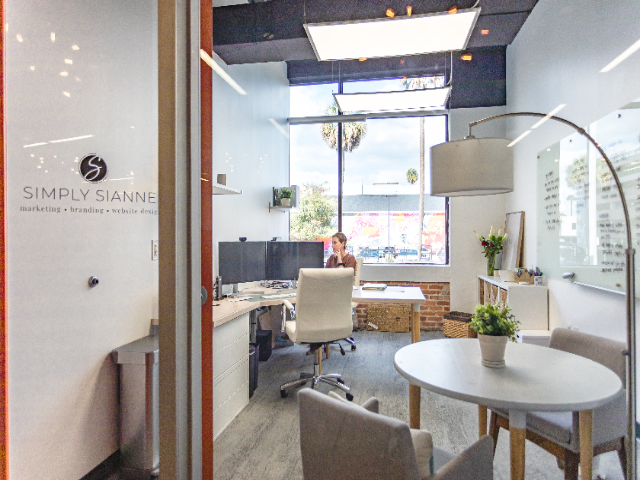 25 N Market St in Jacksonville