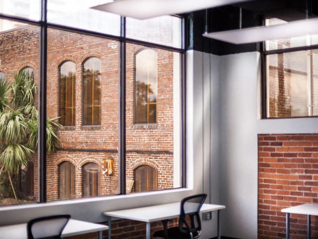 25 N Market St in Jacksonville