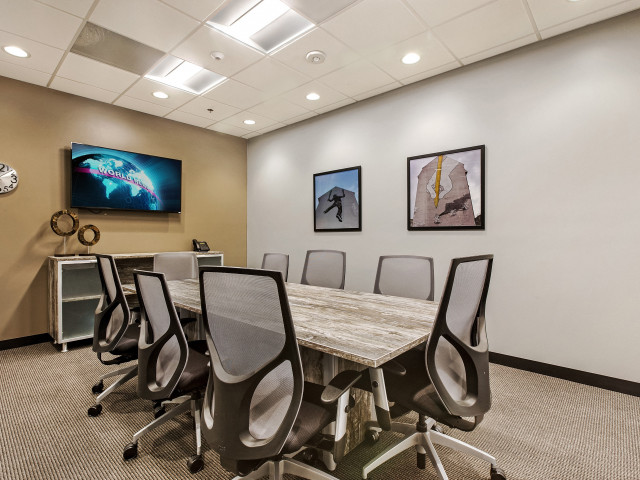 130 King St W in Toronto